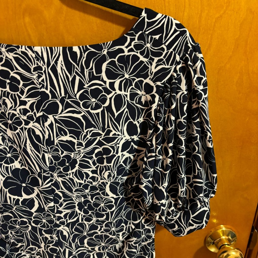 Women's Tommy Hilfiger Navy Blue and White Dress, Size 10 - Picture 11 of 14